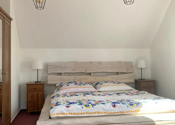 Semesterbostad Chalupka Cucoriedka Veľký Slavkov